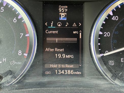 Used 2016 Toyota Highlander XLE AWD/4WD image 7