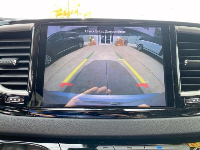 Used 2024 Chrysler Pacifica Touring-L FWD image 22