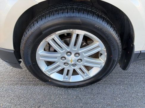 Used 2015 Chevrolet Traverse LT w/ Style and Technology Package AWD/4WD image 12