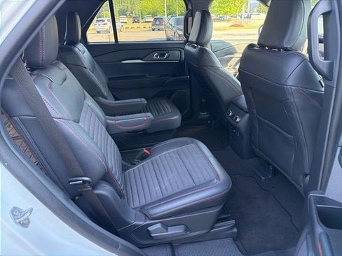 Used 2025 Ford Explorer ST-Line w/ Premium Package RWD image 23