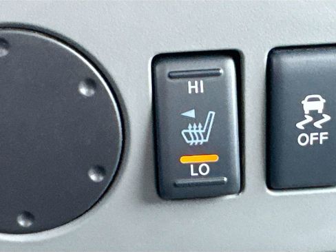 Used 2018 Nissan Frontier SV image 24