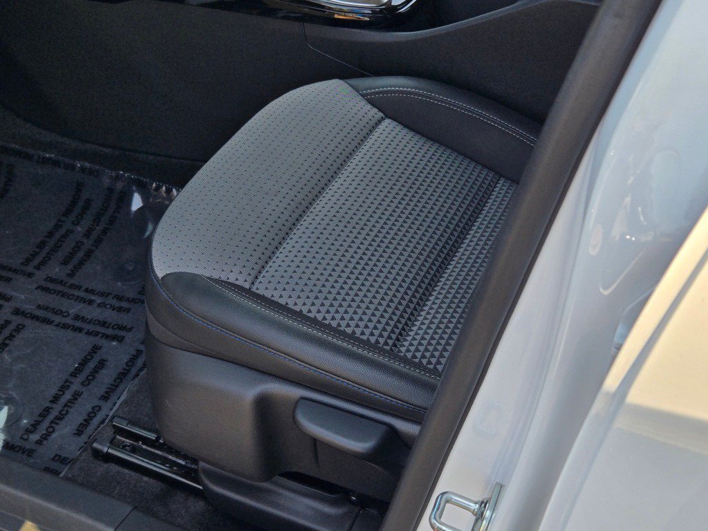 Certified 2025 Chevrolet Trax LT FWD image 21