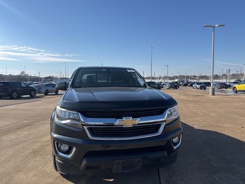 Used 2018 Chevrolet Colorado LT w/ LT Convenience Package image 3