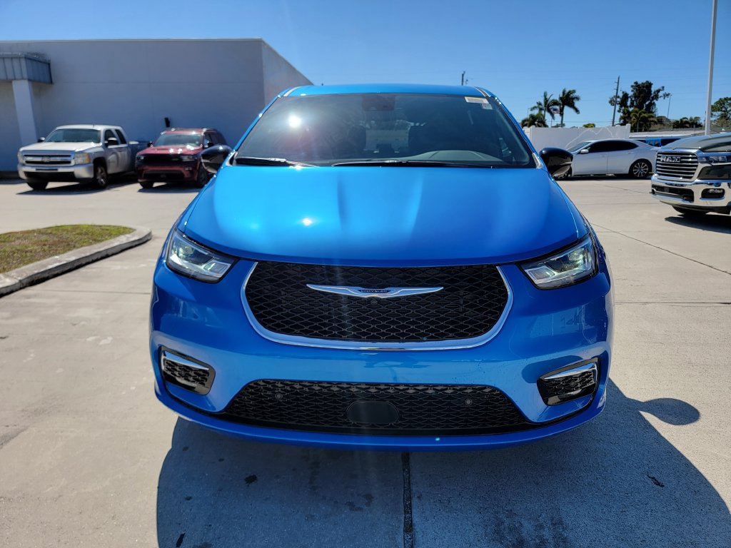 New 2026 Chrysler Pacifica Select FWD image 8