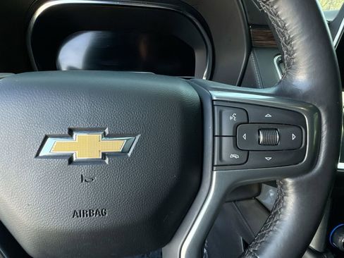 Used 2023 Chevrolet Suburban LT image 18