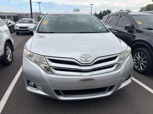 Used 2014 Toyota Venza LE w/ LE Convenience Package image 2
