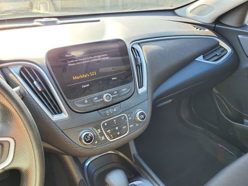 Used 2022 Chevrolet Malibu LT image 19