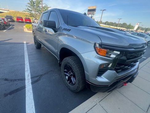 Used 2024 Chevrolet Silverado 1500 Custom Trail Boss w/ LPO, Dark Essentials Package AWD/4WD image 1