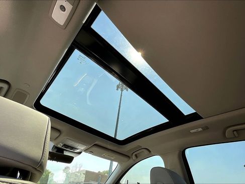 Used 2025 Acura RDX w/ Technology Package image 25