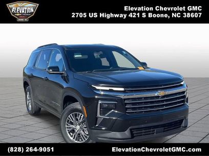 Used 2025 Chevrolet Traverse LT w/ Driver Confidence Package