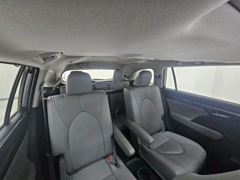 Used 2024 Toyota Highlander Limited image 34