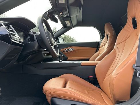 Used 2025 BMW Z4 M40i w/ Edition image 16