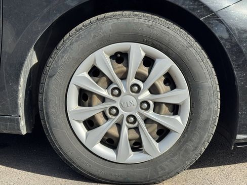 Used 2020 Kia Forte FE image 9