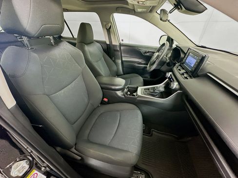 Used 2019 Toyota RAV4 XLE AWD/4WD image 30