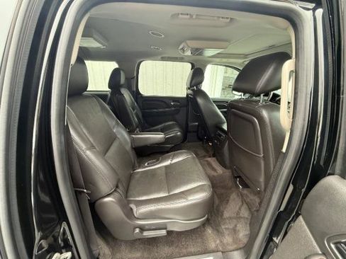 Used 2013 GMC Yukon XL Denali image 7