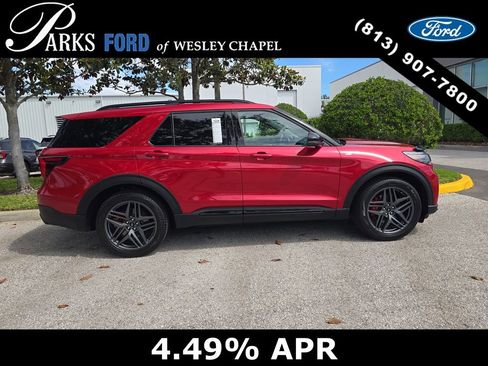 Used 2025 Ford Explorer ST-Line w/ Premium Package RWD image 3