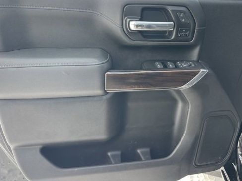 Used 2022 GMC Sierra 2500 SLT image 11
