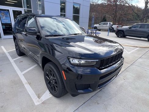 New 2025 Jeep Grand Cherokee L Altitude image 1