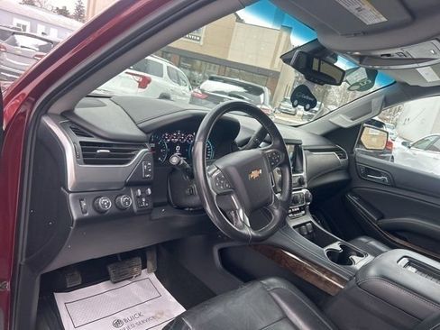 Used 2017 Chevrolet Suburban LT w/ Luxury Package image 12