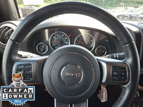 Used 2018 Jeep Wrangler Sahara AWD/4WD image 17
