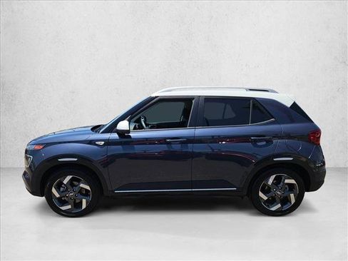 Used 2025 Hyundai Venue Limited FWD image 8