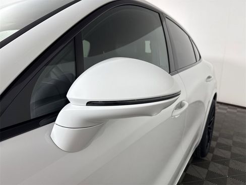 New 2025 Porsche Cayenne Coupe image 12