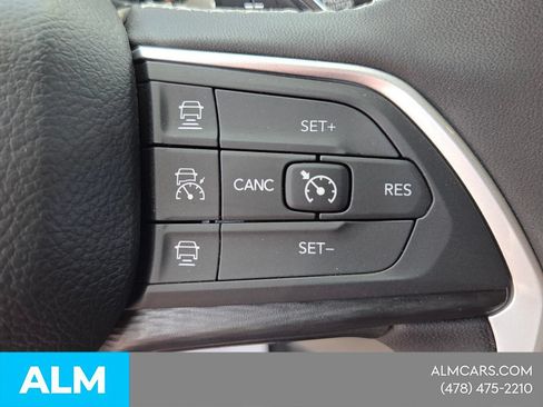 Used 2025 Jeep Grand Cherokee L Altitude AWD/4WD image 26