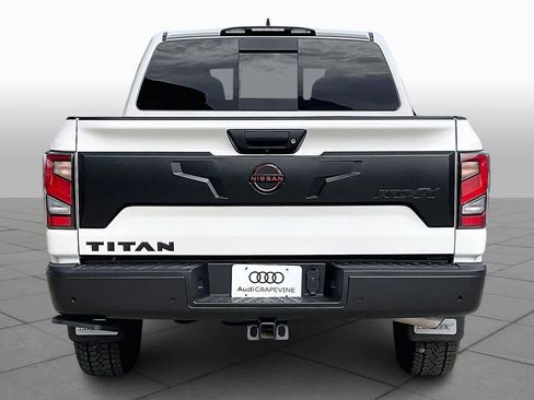 Used 2024 Nissan Titan PRO-4X w/ Pro-4x Convenience Package image 5