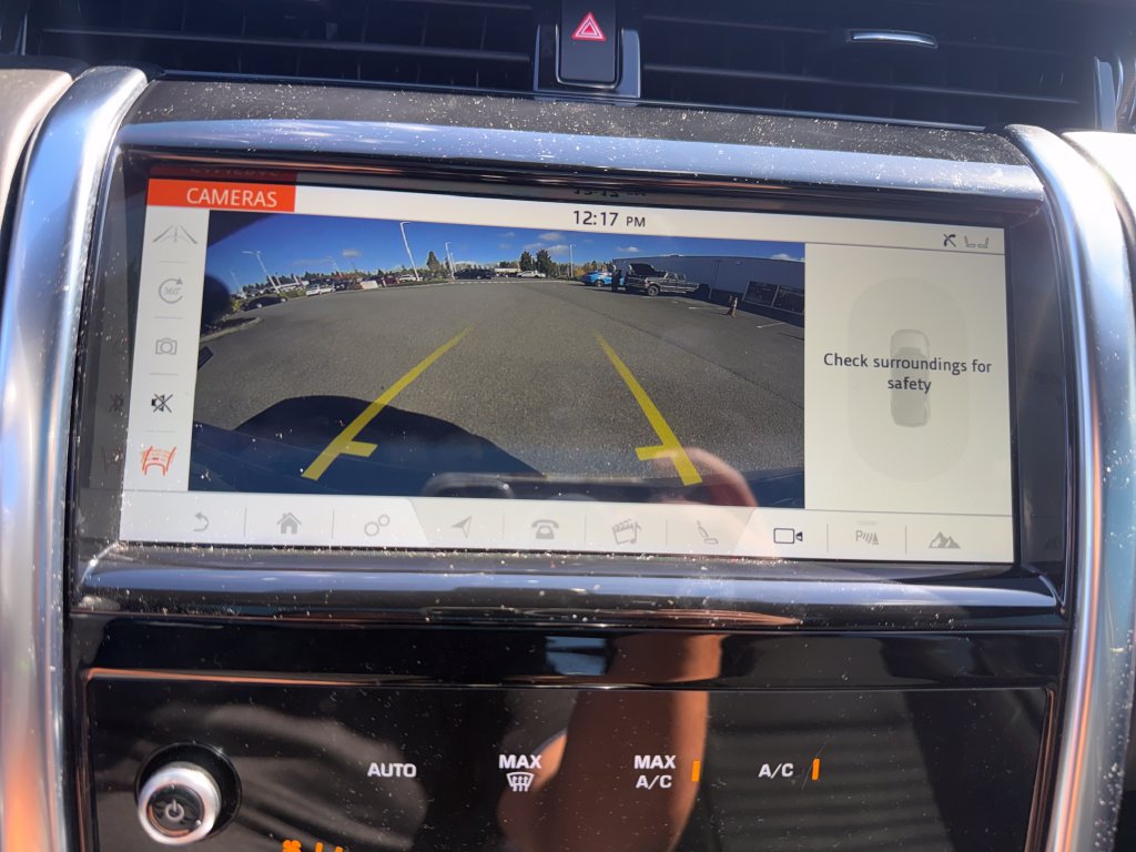 Used 2020 Land Rover Discovery Sport HSE R-Dynamic AWD/4WD image 25