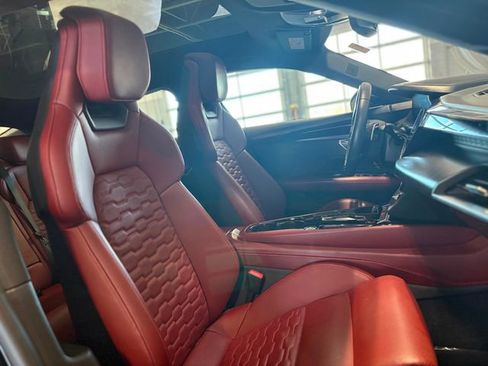 Used 2022 Audi e-tron GT Premium Plus w/ Performance Package image 25