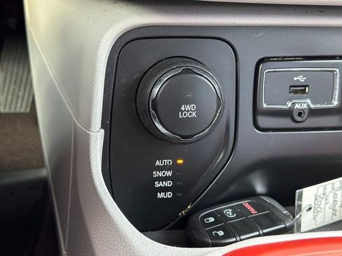 Used 2017 Jeep Renegade Limited AWD/4WD image 26