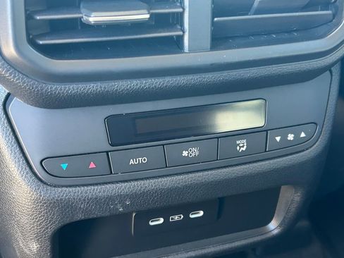 Used 2024 Honda Pilot Touring image 25