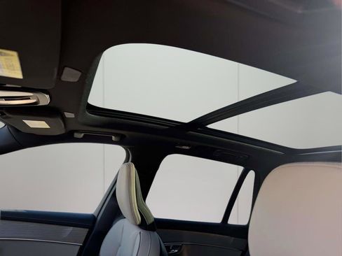 New 2026 Volvo XC90 T8 Plus w/ Protection Package Premier image 18