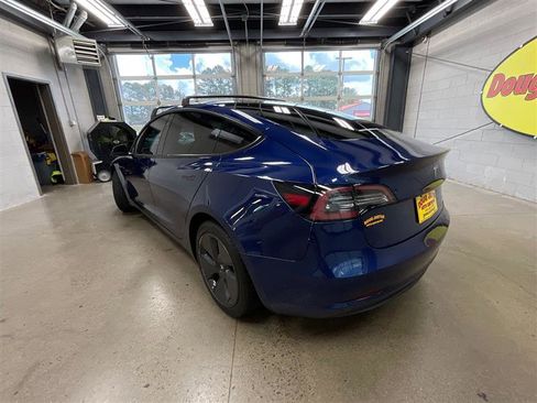 Used 2021 Tesla Model 3 Standard Range RWD image 3