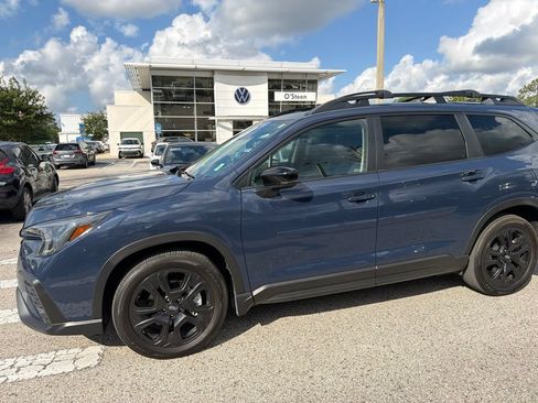 Used 2025 Subaru Ascent Bronze Edition w/ Onyx Package AWD/4WD image 3
