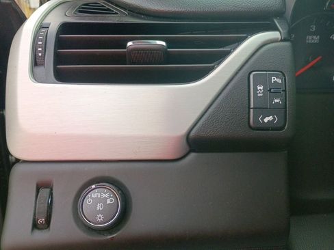 Used 2020 GMC Yukon XL SLT image 21