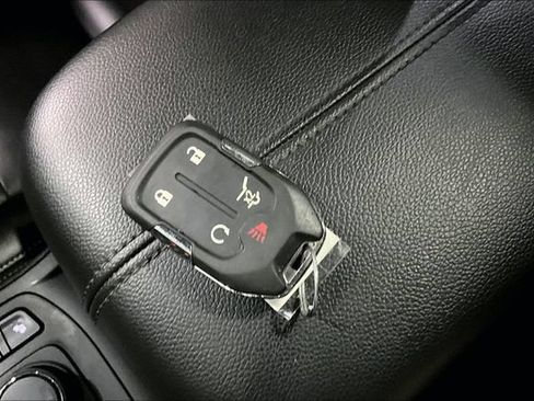 Used 2022 GMC Terrain SLT w/ Infotainment Package II AWD/4WD image 29