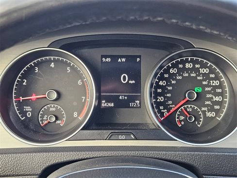 Used 2017 Volkswagen Golf S image 23