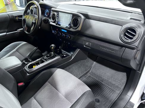 Used 2023 Toyota Tacoma TRD Off-Road image 15