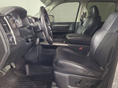Used 2018 RAM 3500 Laramie w/ Sport Appearance Group image 19