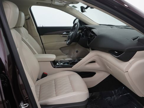 Used 2023 Buick Envision Avenir image 13