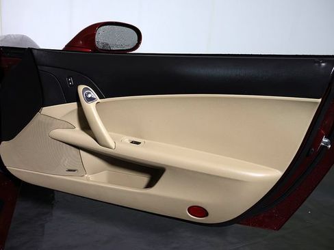 Used 2006 Chevrolet Corvette Convertible w/ Preferred Equipment Group RWD image 23