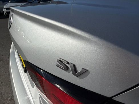 Used 2024 Nissan Altima 2.5 SV image 11