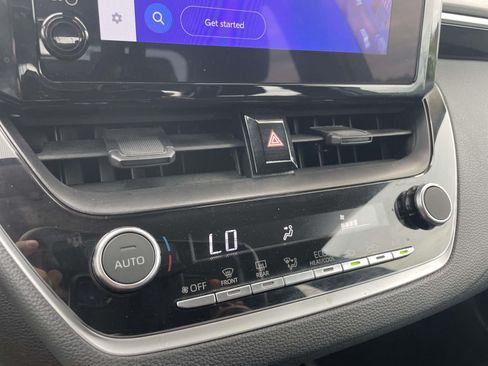 Used 2025 Toyota Corolla LE FWD image 29