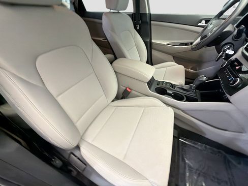 Used 2020 Hyundai Tucson SE image 15