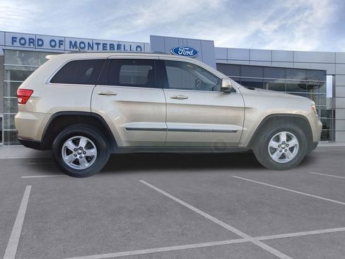 Used 2011 Jeep Grand Cherokee Laredo image 13