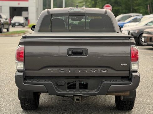 Used 2021 Toyota Tacoma TRD Off-Road w/ Technology Package AWD/4WD image 4