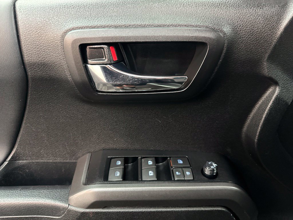 Used 2023 Toyota Tacoma TRD Sport w/ Technology Package AWD/4WD image 18