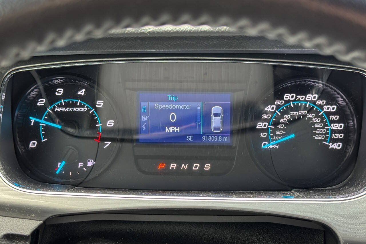 Used 2016 Ford Taurus SEL FWD image 21
