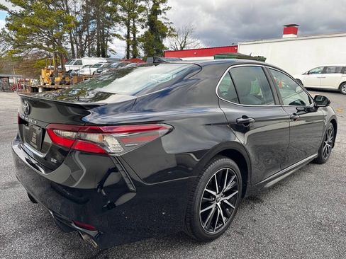 Used 2021 Toyota Camry SE image 7